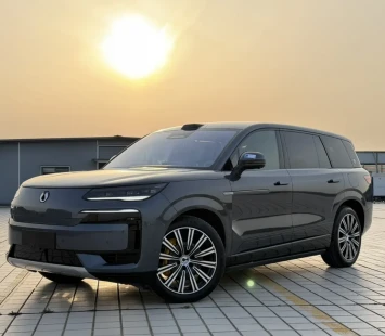 Denza N9: флагманский кроссовер BYD с местом для дрона — прямой ответ Li Auto L9 и Aito M9
