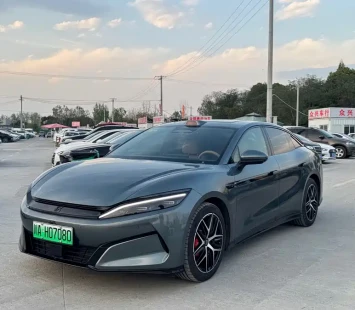 BYD Han и Han L: флагманский седан BYD — классика и новое поколение
