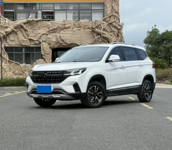 Forthing T5 и T5 Evo: два разных кроссовера под одним именем — какой на самом деле стоит покупать