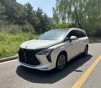 Forthing Yacht: семиместный минивэн Dongfeng — с нетипичной внешностью и платформой от T5 Evo