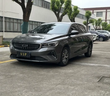 Geely Emgrand: простой седан с одной по-настоящему необычной главой в биографии