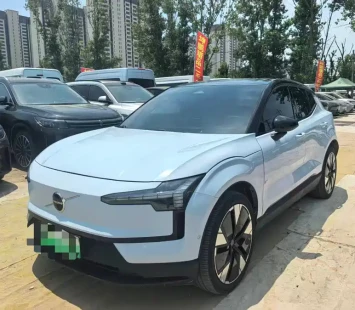 Volvo EX30: шведский минимализм на китайской платформе — и один важный факт, который нужно знать до покупки