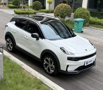 Lynk-co-06