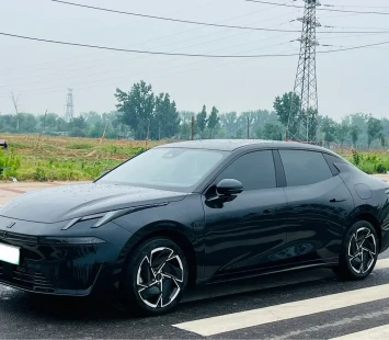 Lynk-co 07