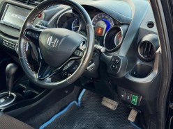 Honda Fit Shuttle 1.3 NAVI Premium Selection 2012
