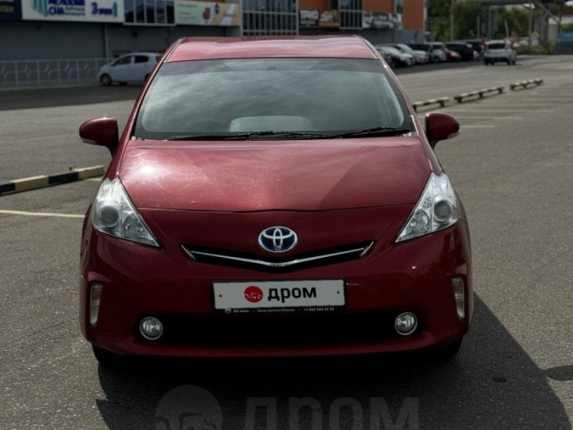 Toyota Prius Alpha S 2013