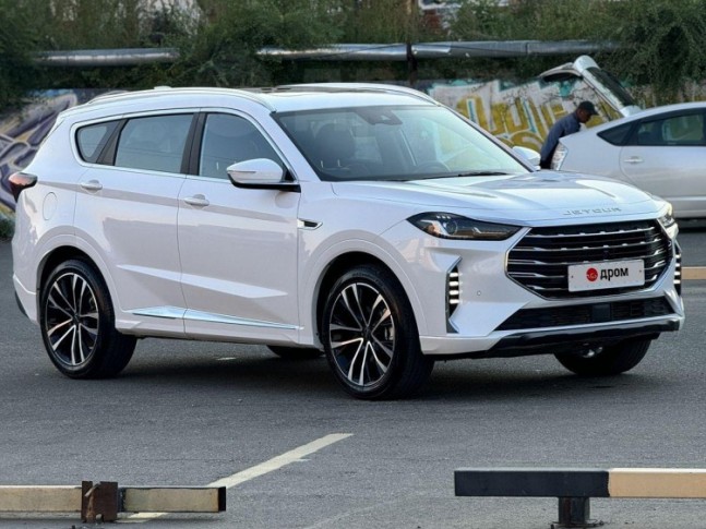 Jetour X70 Plus 1.6 DCT Strong Plus 2021