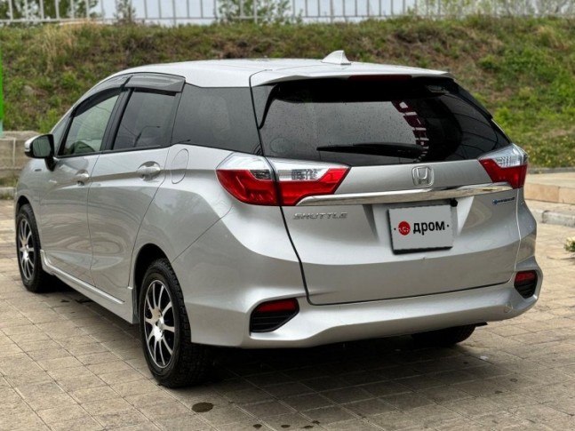 Honda Shuttle Hybrid X Style Edition 2016