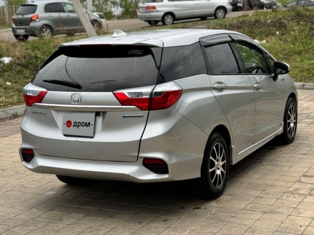 Honda Shuttle Hybrid X Style Edition 2016